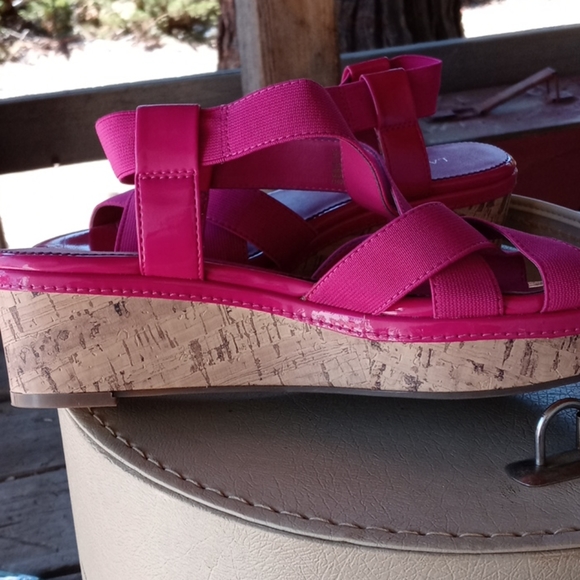 Laura Ashley Sandals - Picture 5 of 6